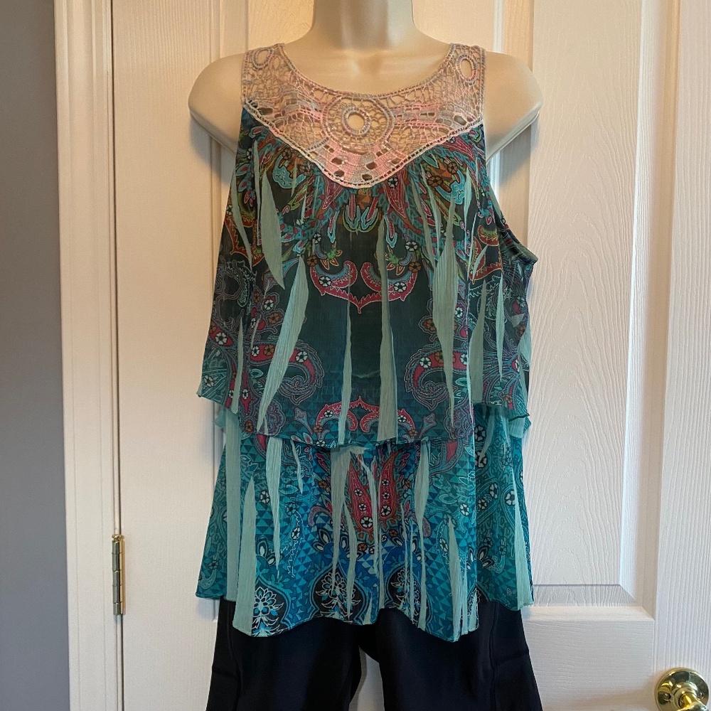 BUY 2 ITEMS GET 1 FREE. - Cocomo Lace Bodice Sleeveless Blouse Sz L